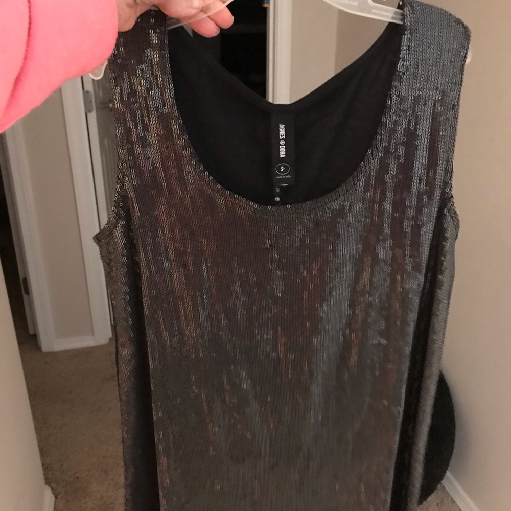 Woman’s dressy tank